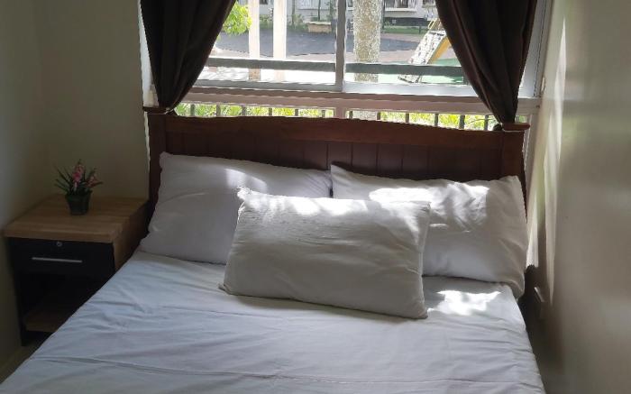 AFFORDABLE TAGAYTAY MONTELUCE 1BR w/ POOL 22