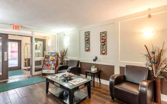 Coratel Plus Suites  Wichita West Airport