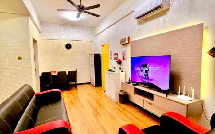 KW HOMESTAY UNO APARTMENT FULLY AIRCOND