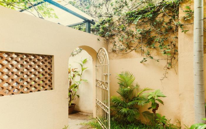 Hanu Reddy Residences Wallace Garden