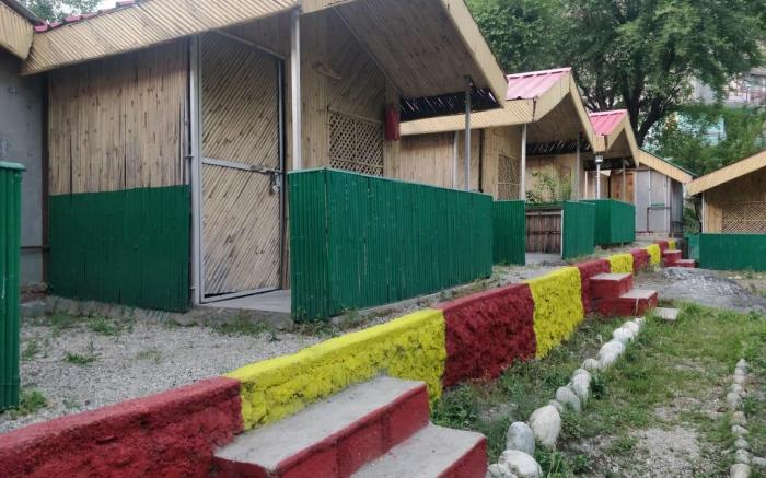 Tirthan village huts