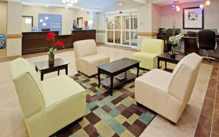 Holiday Inn Express Hotel & Suites Alvarado By IHG