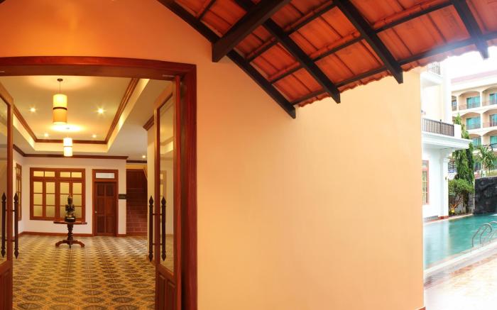 Royal Crown Hotel & Spa