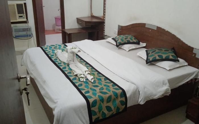 Hotel Holiday Comfort - Nearby Jallianwala Bagh