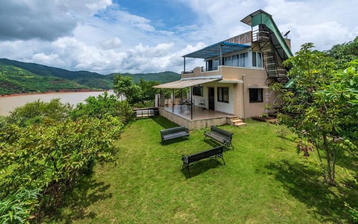 CosmicStays Little Sunrise - Lakeview Luxury Home