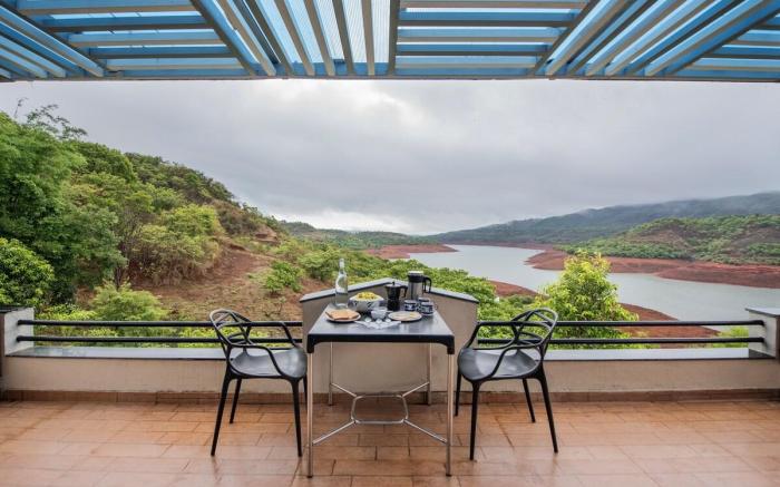 CosmicStays Little Sunrise - Lakeview Luxury Home