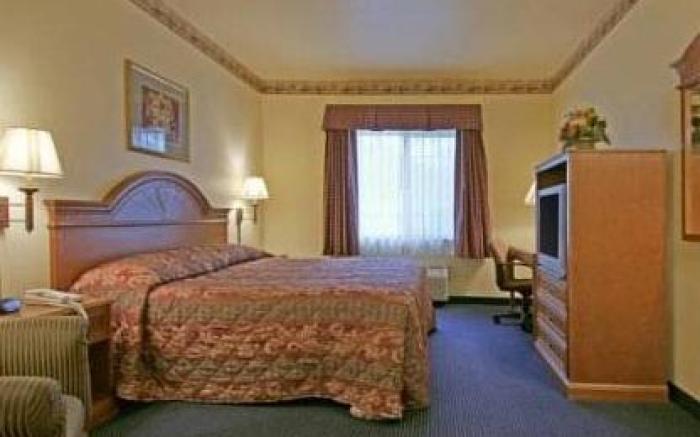 Quality Inn & Suites Glen Rose