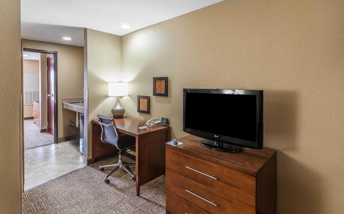 Comfort Suites Yukon - SW Oklahoma City