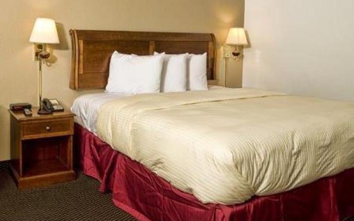Express Inn & Suites