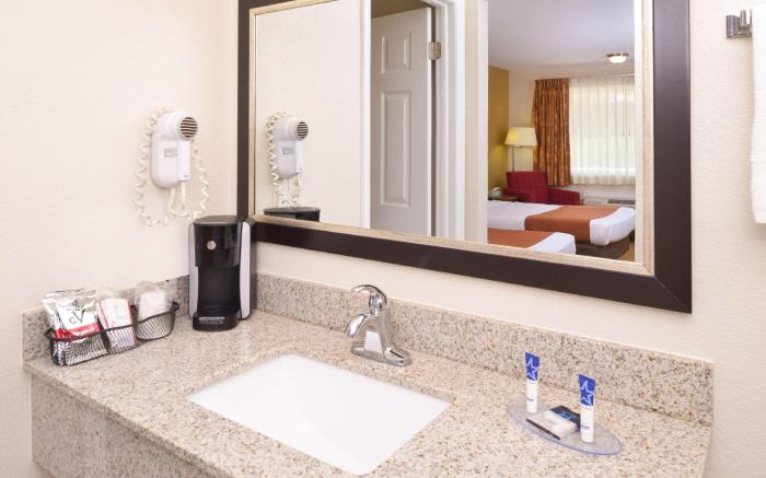 Americas Best Value Inn Plattsburgh