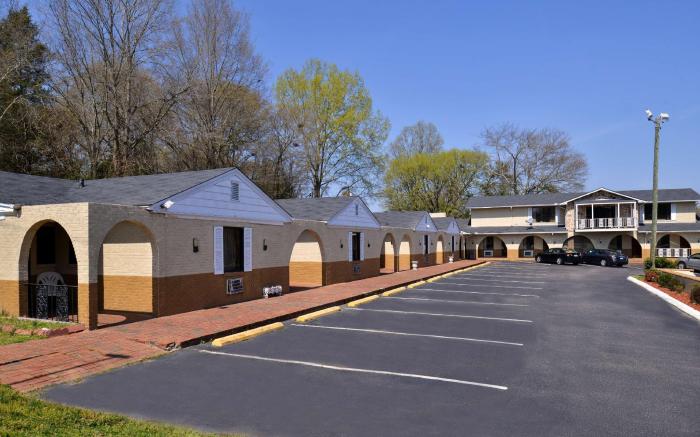 Loyalty Inn Rockingham