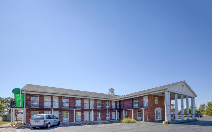 Capital O First Heritage Inn Rantoul IL I 57