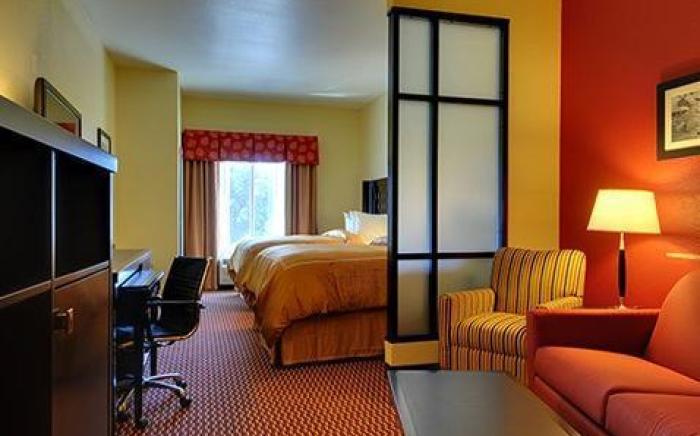 Comfort Suites