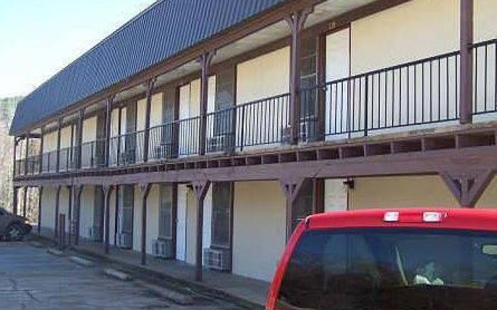 Sportsman Inn and Suites