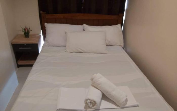 AFFORDABLE TAGAYTAY MONTELUCE 1BR w/ pool 11