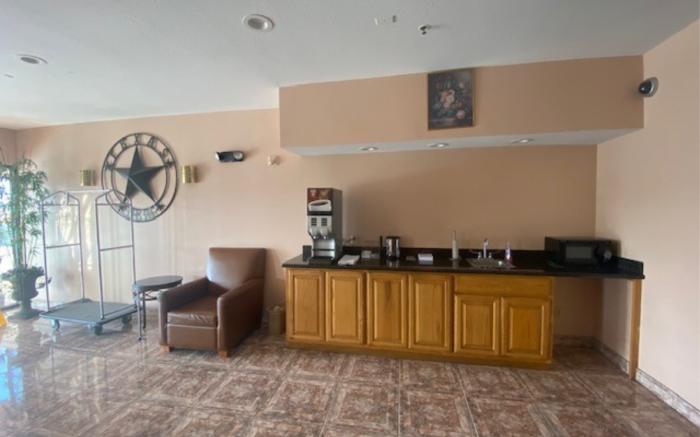 Tropicana Inn & Suites Dallas