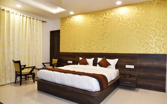 HOTEL HOLLYWOOD HEIGHTS