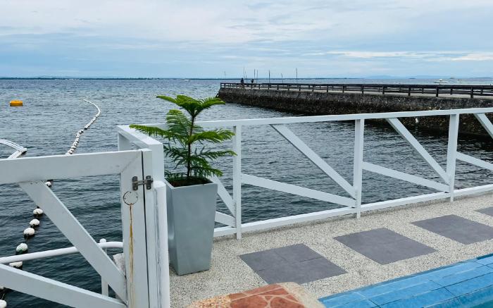 Lola's Guest House
