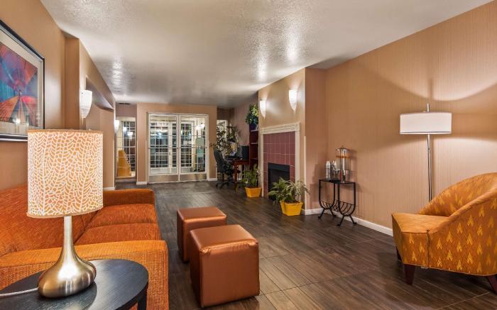 Best Western Luxury Inn