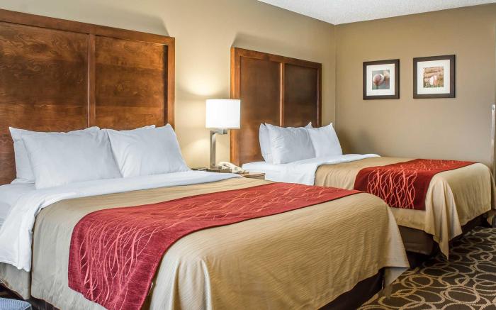 Comfort Inn Dyersville Near Field of Dreams