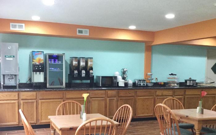 Super 8 by Wyndham Lake of the Ozarks