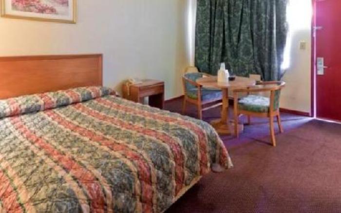 Budget Inn and Suites Mount Ephraim