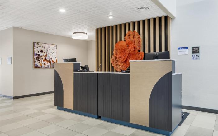 Best Western Plus Rose City Conference Center Inn