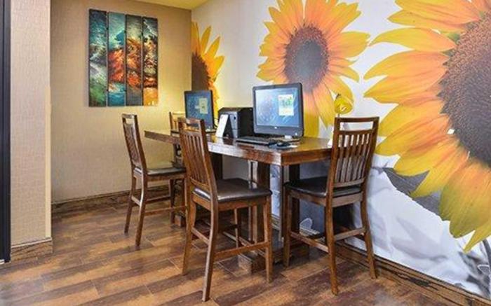 Holiday Inn Express & Suites Junction City By IHG