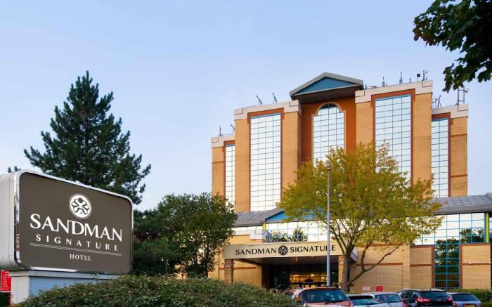 Sandman Signature London Gatwick Hotel