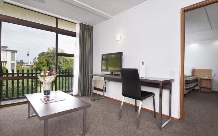 Auckland Rose - Park Hotel