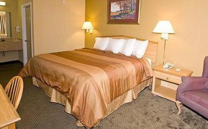 Econo Lodge Nashville near Percy Priest Lake