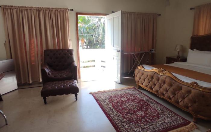 Waypoint Hotel