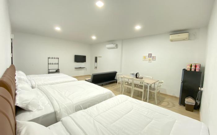 CN Homestay A3 Floor 1 at Nagoya Hill Mall