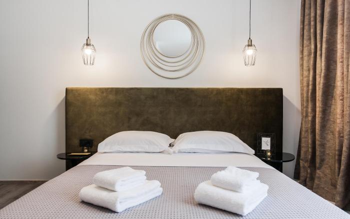 Enattica Monastiraki Living