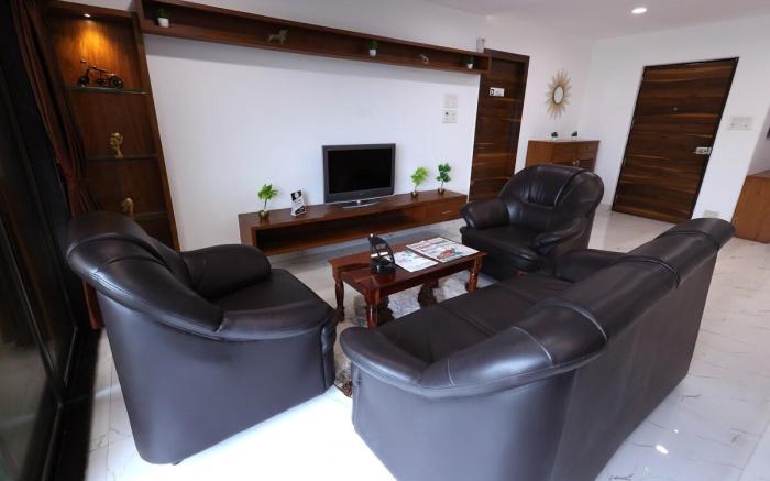 Astonish 3 BHK Apartment BKC (Bandra)
