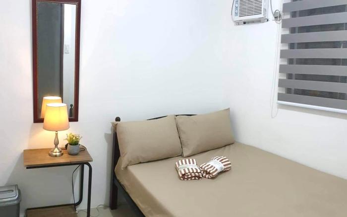 ROCKMELON TRANSIENT HOUSE 