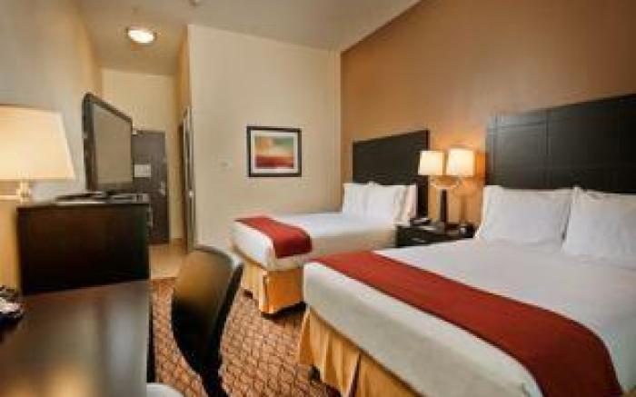 Holiday Inn Express Hotel and Suites Pearsall By IHG