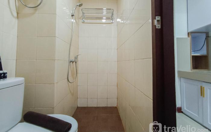 WhiteCozy Studio at Vida View Makassar By Travelio