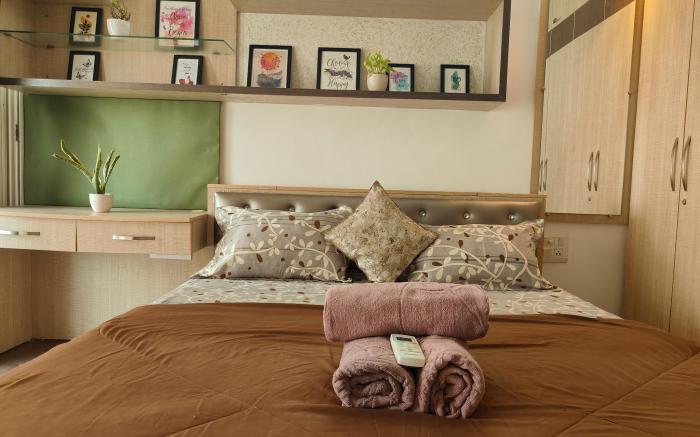 Staeg Skyline View 3BHK 1404