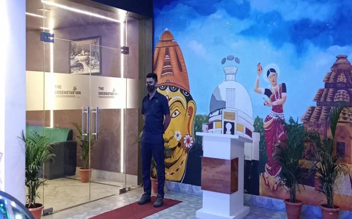 THE GREENSTAR INN PREMIUM