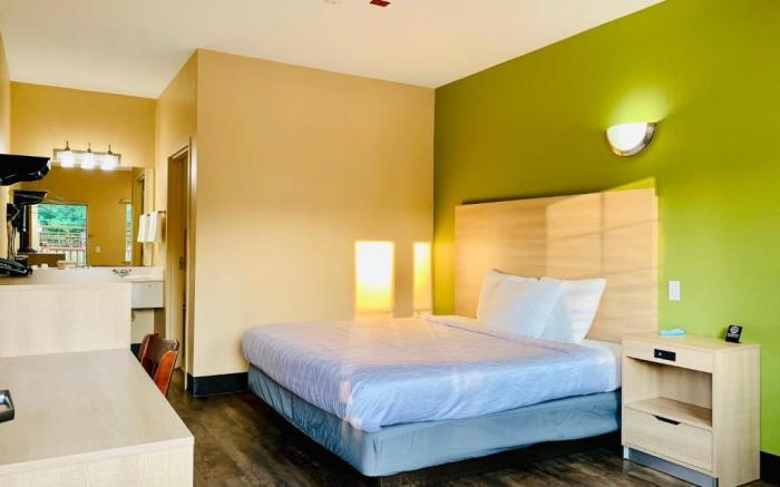 Weston Inn & Suites