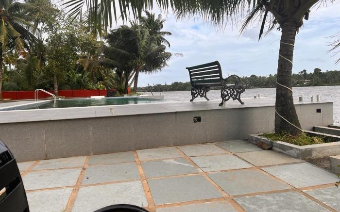 Riverview 6 bedroom Villa with infinity pool