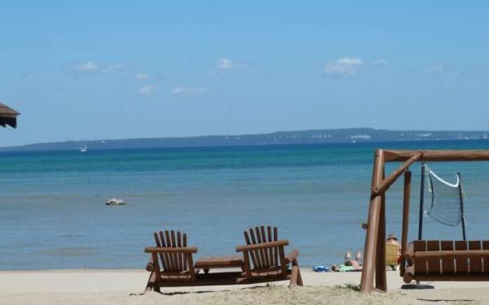 Beach House Lakeside Cottages
