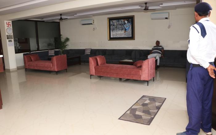 HOTEL DWARKA KUNJ