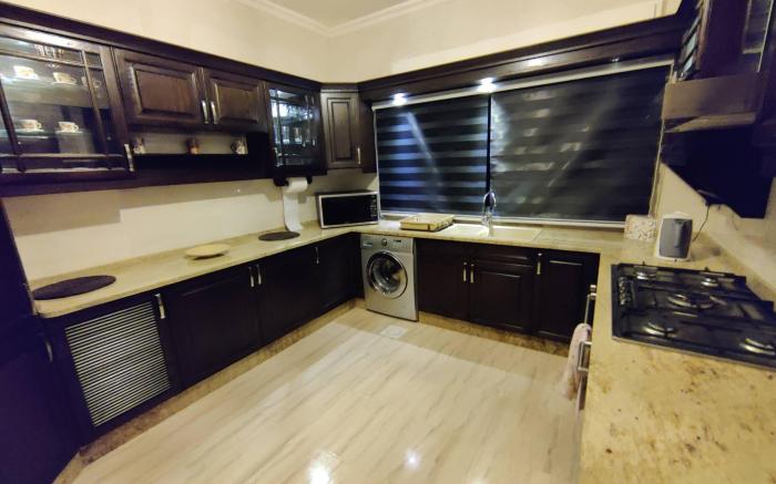 Entire house - 3 Bedroom Apartment Of 200 Square M With Terrace