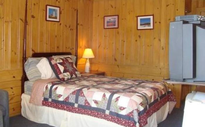 Town & Beach Motel