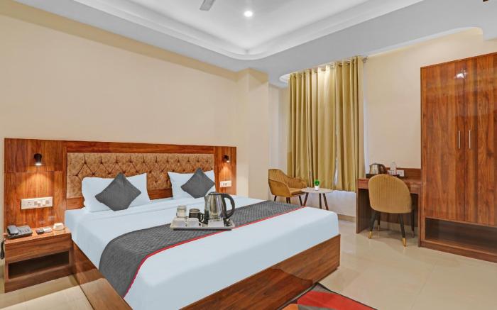 Townhouse H G Near Gautam Buddha Park