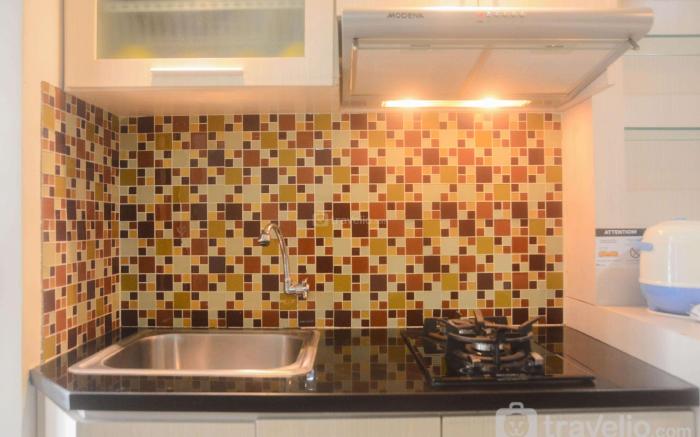 Comfort Living 2BR Room @ Bassura City By Travelio