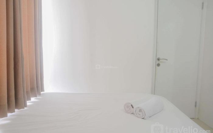 Comfort Living 2BR Room @ Bassura City By Travelio