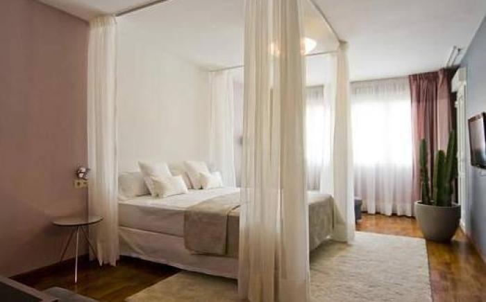 BYPILLOW Villa Lorena Adults Recommended